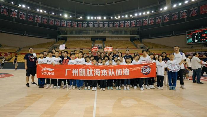 李寧最新活動(dòng),李寧最新活動(dòng)，運(yùn)動(dòng)場(chǎng)上的溫情故事