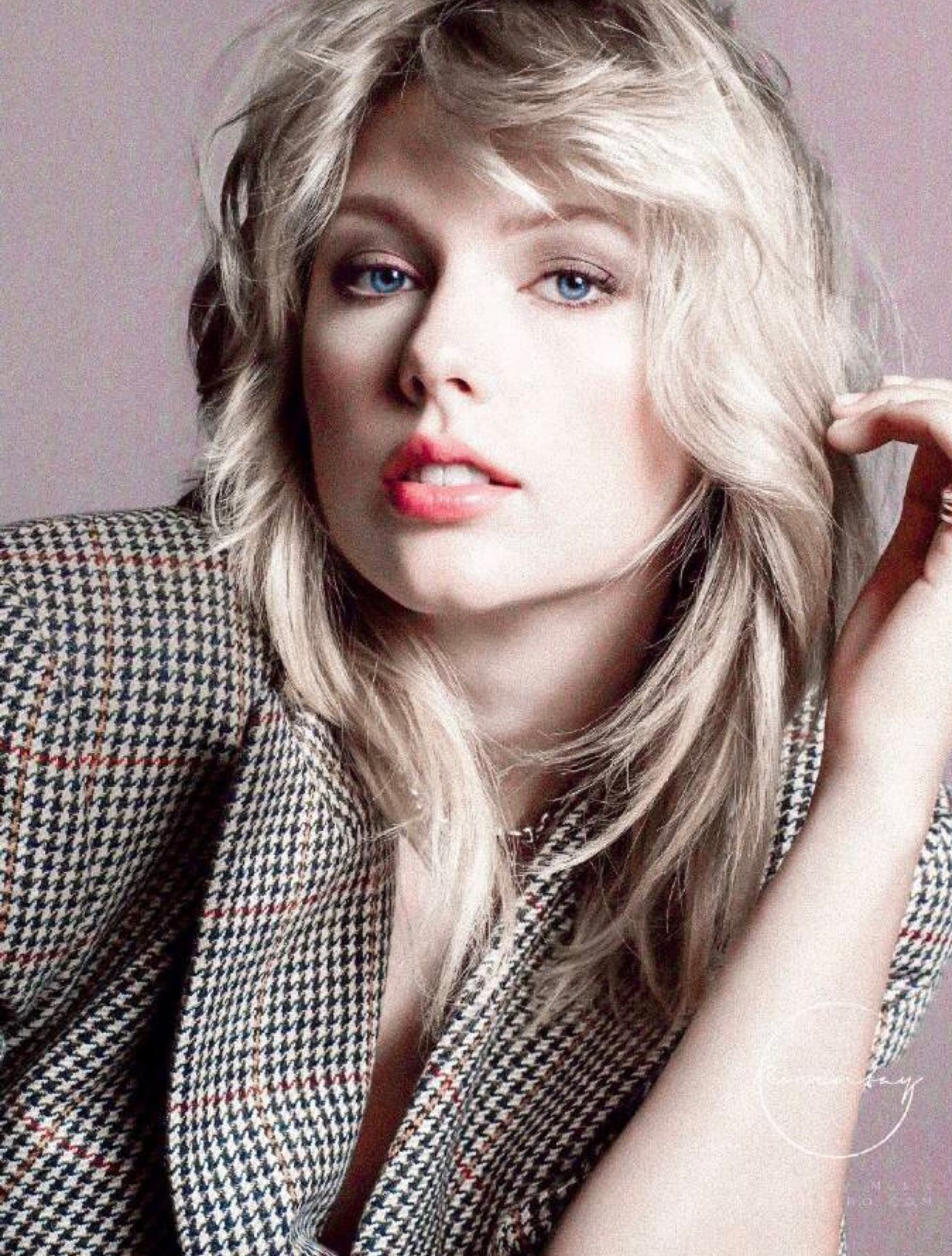 霉霉最新動態(tài)揭秘，科技新品引領(lǐng)生活新潮流！