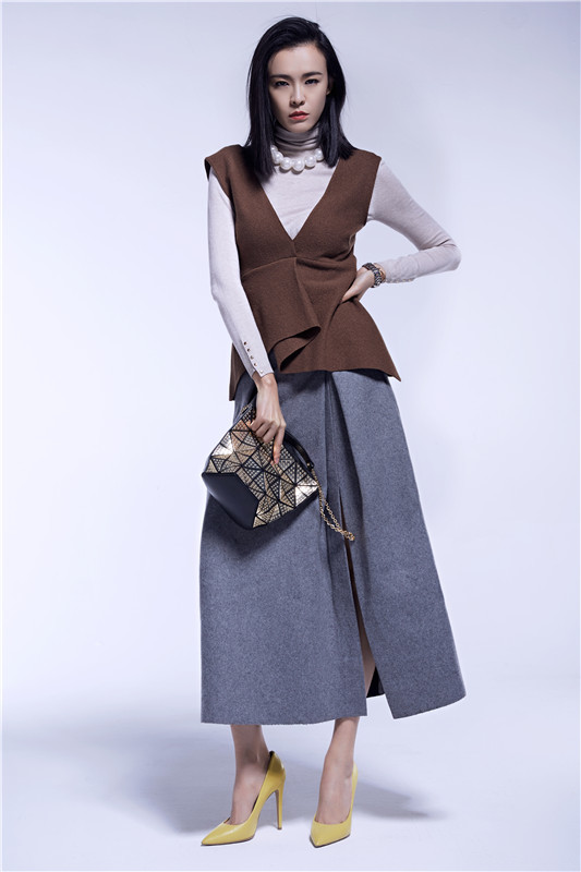 李艾最新時(shí)尚照片，時(shí)代先鋒的印記風(fēng)采