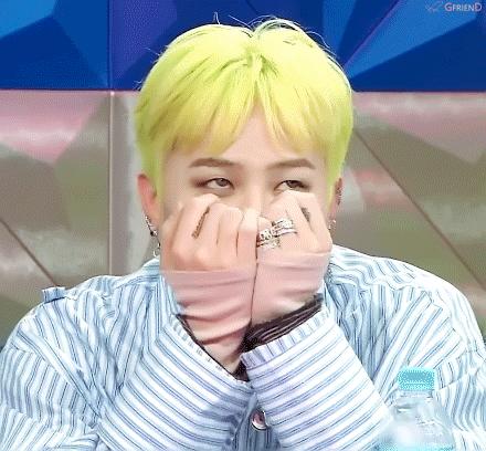 耐克最新海報引領(lǐng)運動風(fēng)尚，激發(fā)無限潛能，展示時尚力量