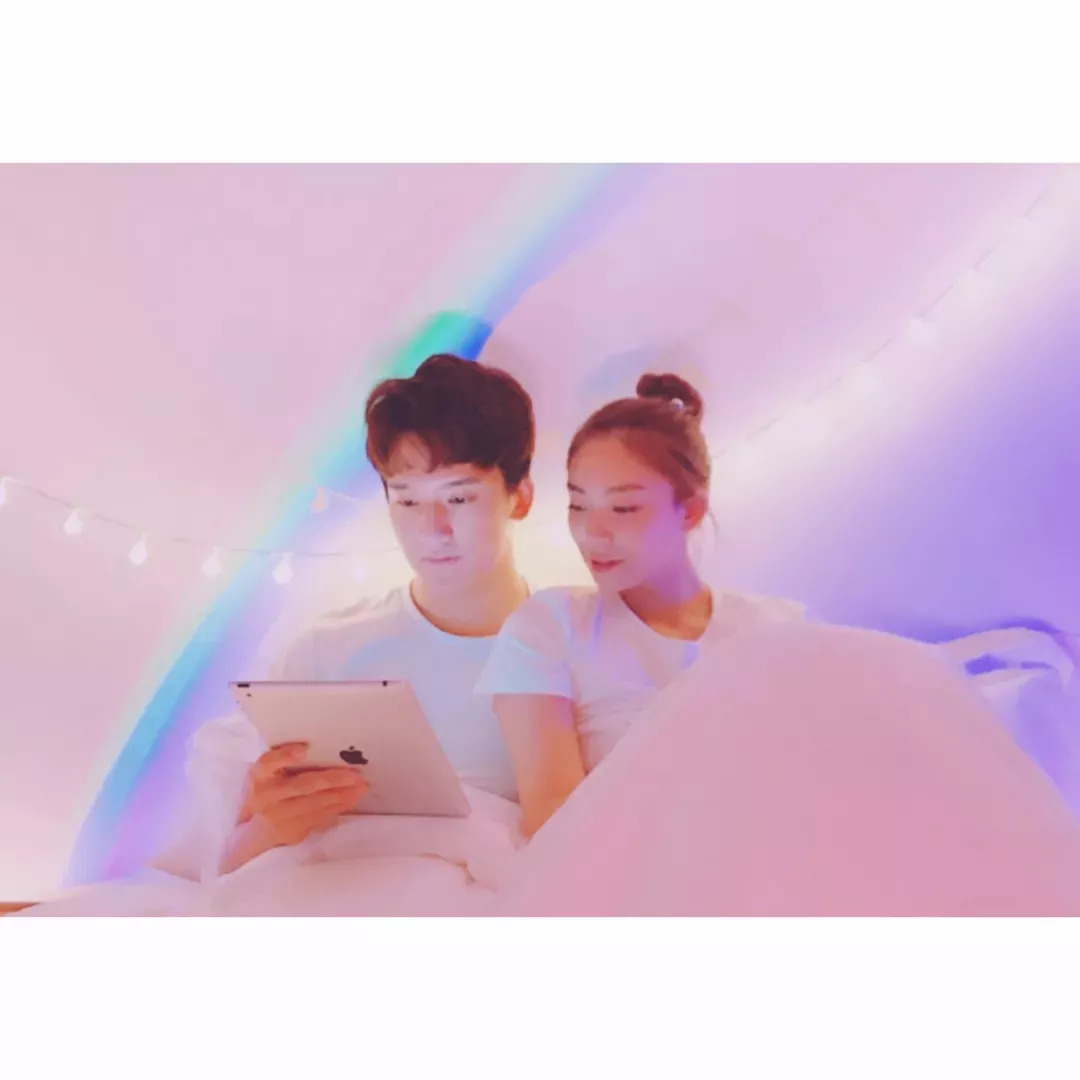 最新白邊情侶頭像2024，愛的日常趣事與甜蜜瞬間