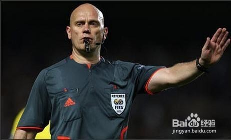 最新足球裁判手勢(shì)圖解，小裁判的日常趣事與友情紐帶，揭秘足球裁判手勢(shì)的魅力