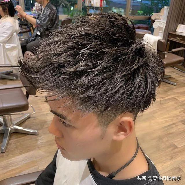 男性最新發(fā)型，心靈與自然的時尚之旅