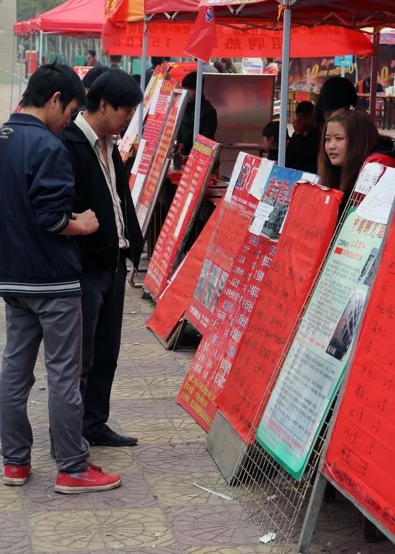 豐城最新晉工招聘，小巷中的獨(dú)特機(jī)遇，探索職業(yè)新篇章！