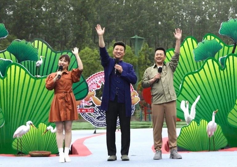 新浪最新消息，友情與家庭的溫馨日常時(shí)刻