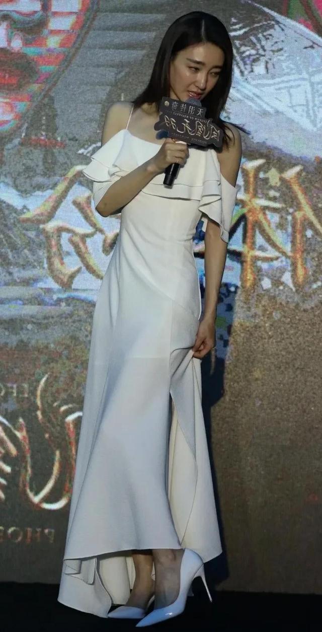 王麗坤最新發(fā)布會驚艷亮相，星光閃耀的瞬間