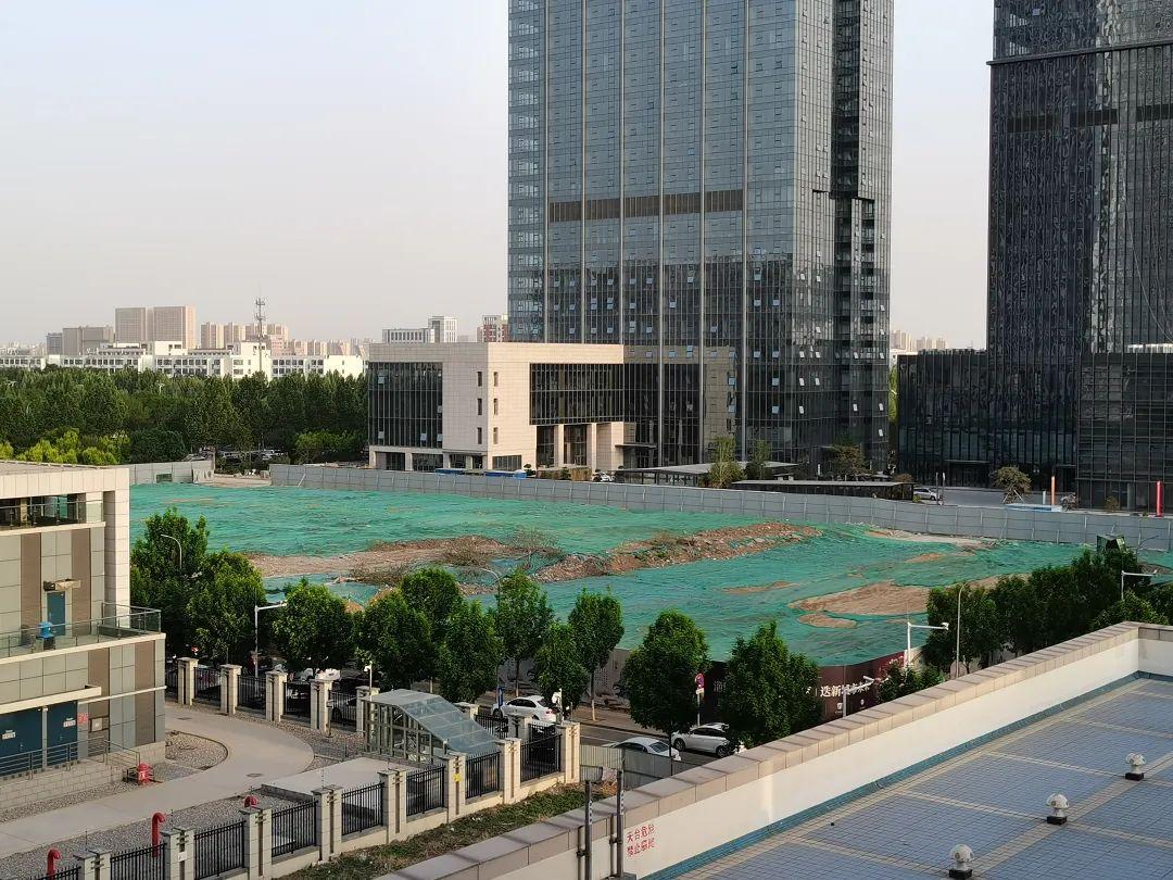 明發(fā)世貿(mào)中心，日常溫馨與友情家庭的故事更新