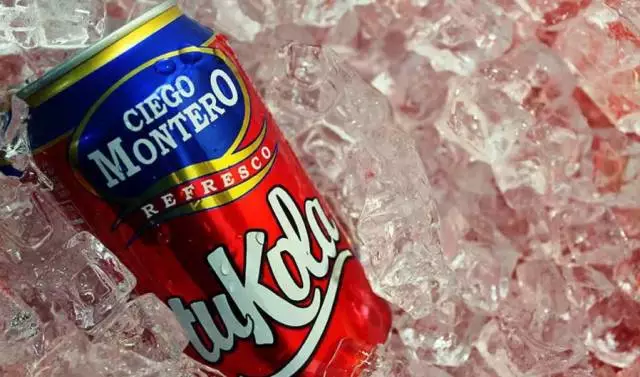 科技浪潮中的暢飲狂歡，最新可樂廣告引領(lǐng)新時(shí)代之味