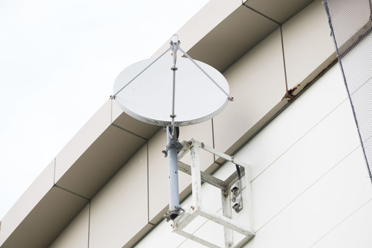 技術(shù)革新與觀眾體驗(yàn)，電視最新天線觀點(diǎn)碰撞記