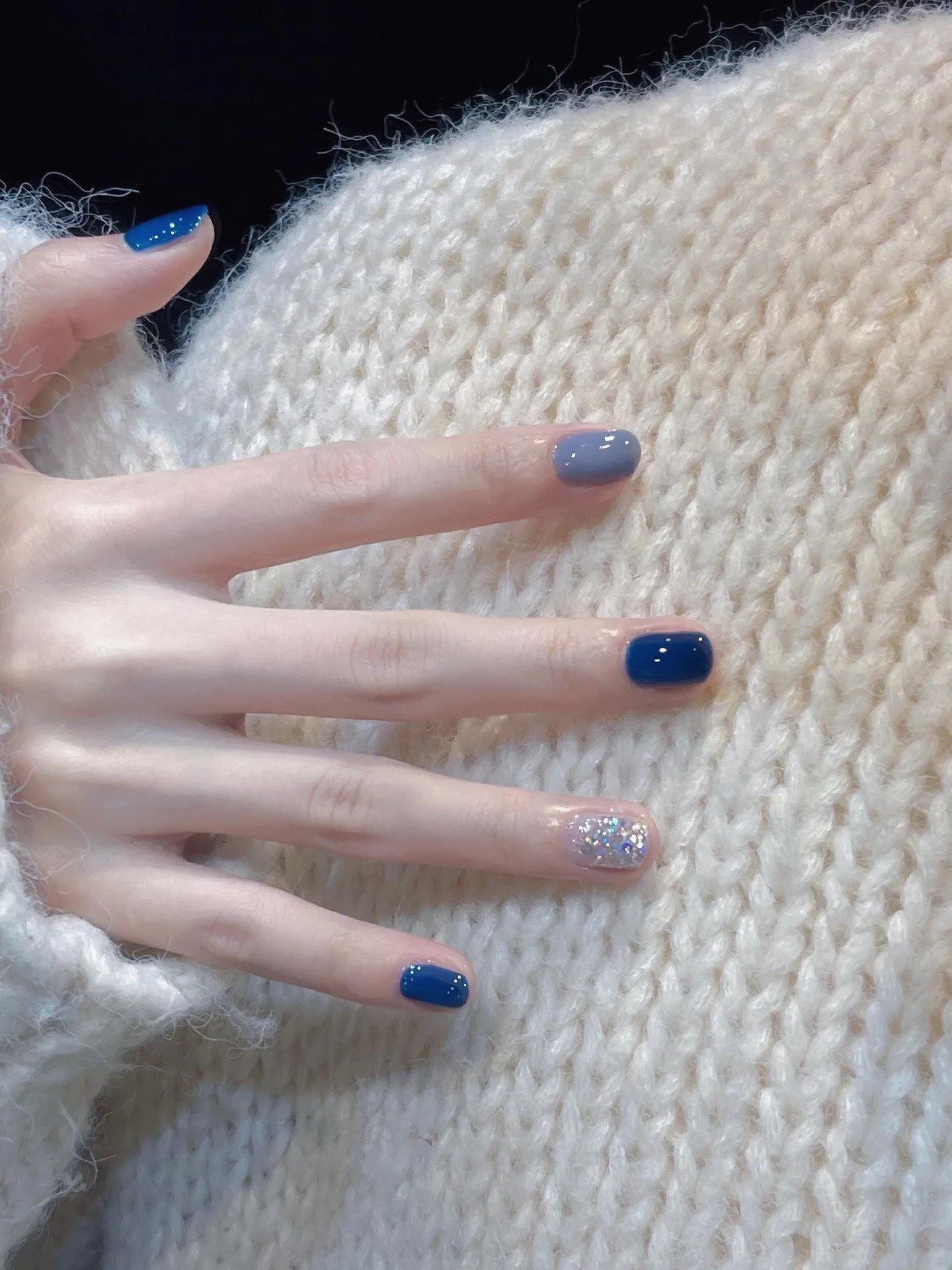 最新美甲時尚，愛的色彩與日常陪伴的魅力