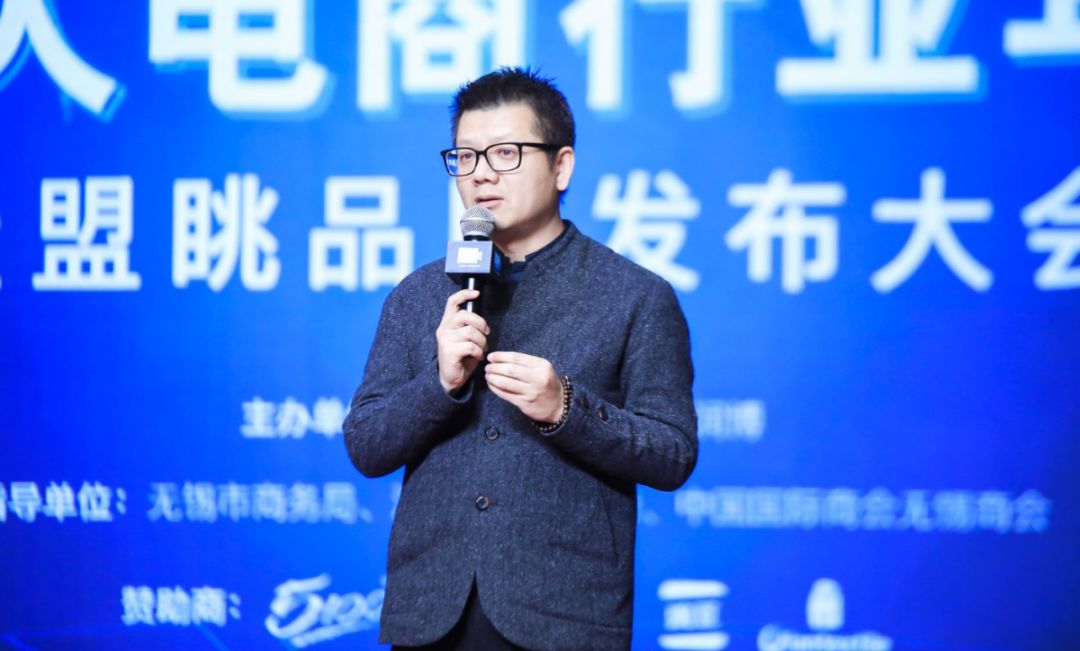 方凱雷最新,方凱雷最新動(dòng)態(tài)，探索科技前沿，引領(lǐng)行業(yè)創(chuàng)新