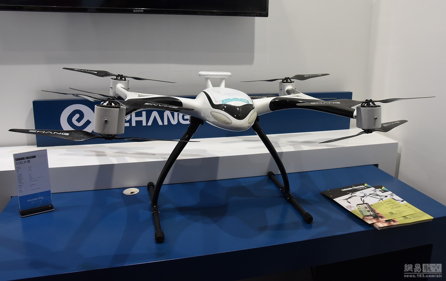 無人機(jī)表演價(jià)格揭秘，背景、發(fā)展及其在特定時(shí)代的地位影響