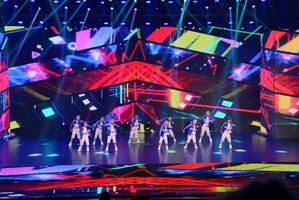 潮流舞蹈風(fēng)采，舞動(dòng)人生，自信閃耀的魅力瞬間