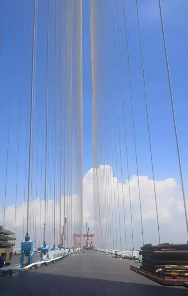 滬通長(zhǎng)江大橋最新工程動(dòng)態(tài),滬通長(zhǎng)江大橋最新工程動(dòng)態(tài)，橋上的友情與家的溫馨