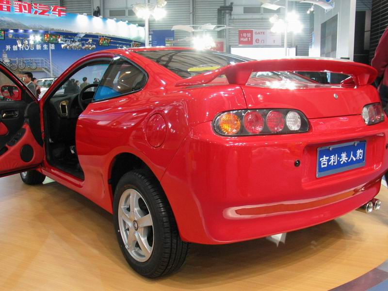 吉利美人豹新款上市，小巷中的隱藏特色小店亮相