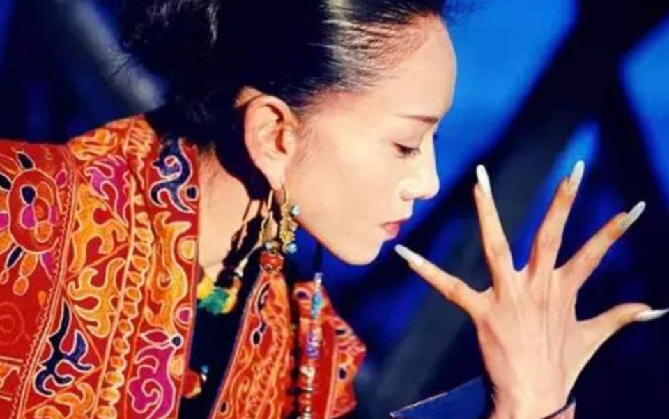 楊麗萍最新近照曝光，如何獲取并評(píng)價(jià)舞蹈巨星的最新照片？