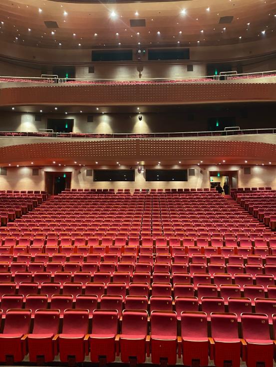 11月21日出生明星的寧?kù)o之旅，與大自然美景的邂逅和內(nèi)心的尋找