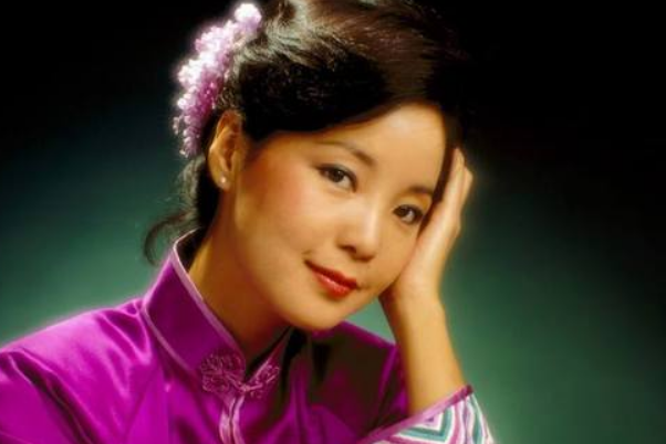 娛樂圈明星與自然的永恒擁抱，逝去的星光，在自然中閃耀