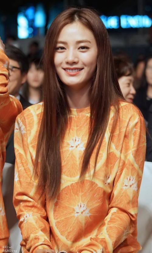 韓國(guó)女明星的心靈之旅，自然美景探尋與內(nèi)心平靜的追尋