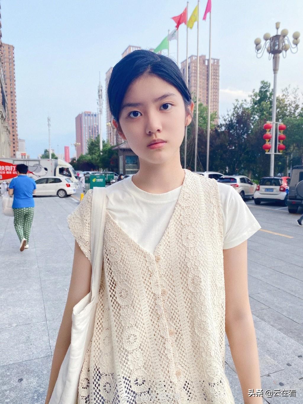 趙蘊(yùn)卓近照，日常小確幸與友情的溫馨時(shí)光