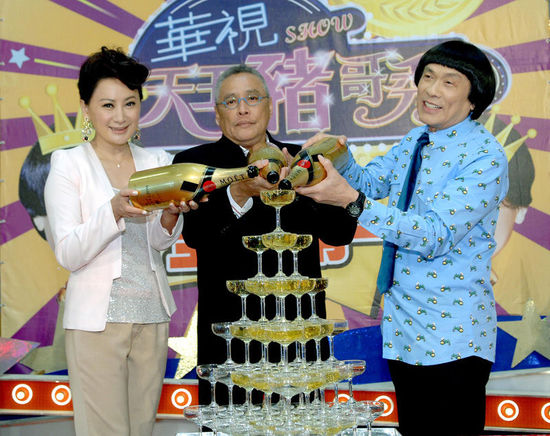 豬哥亮陳亞蘭最新動態(tài)揭秘，小巷美食寶藏大揭秘！