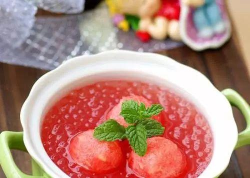 最新西瓜吃法，挑戰(zhàn)味蕾的勵志之旅，激發(fā)自信與成就感