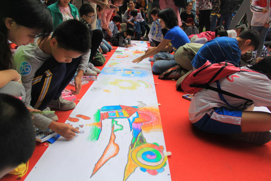 小巷中的藝術(shù)寶藏，大型繪畫(huà)比賽盛況展示