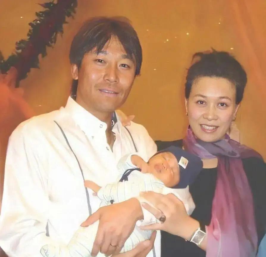 明星演唱會(huì)耳機(jī)，聽(tīng)覺(jué)盛宴中的獨(dú)特體驗(yàn)之旅