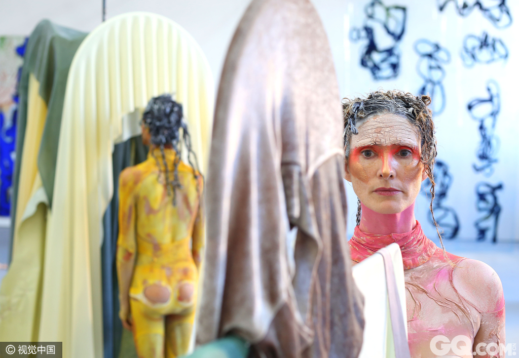 最新人體藝術(shù)展示，小巷深處的藝術(shù)秘境探索