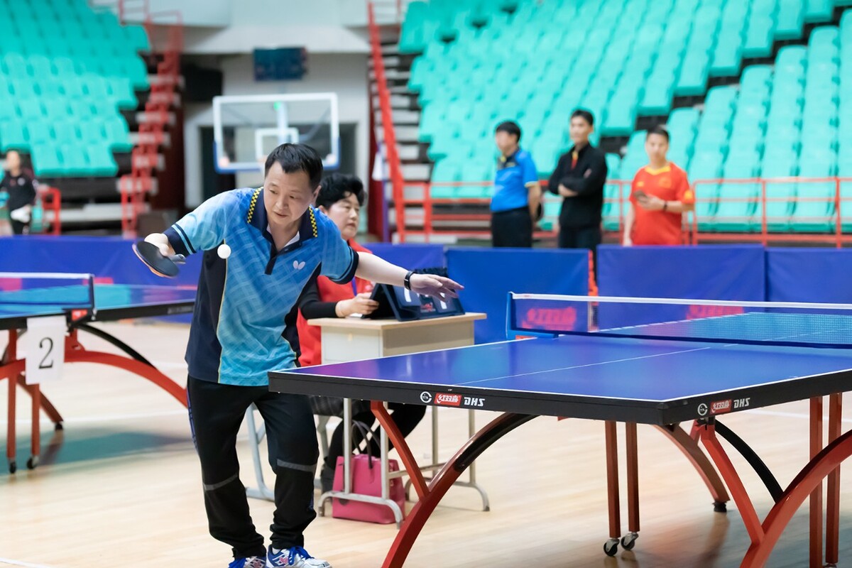 乒乓球比賽，小巷中的精彩乒乓秘境與激烈對決