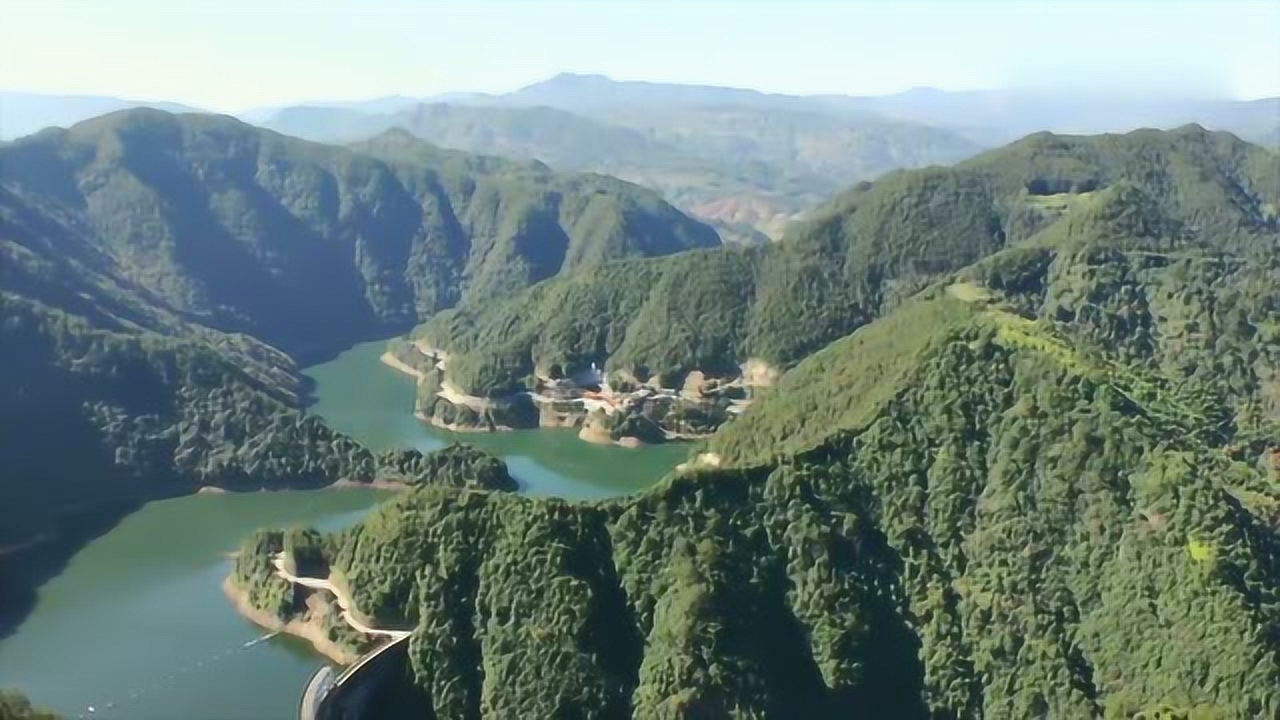 風(fēng)水大師揭秘，墳地選址奧秘與大自然美景的邂逅之旅