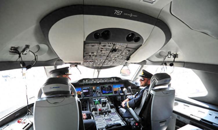 2013年飛機最新報價深度探討，以當年市場為例