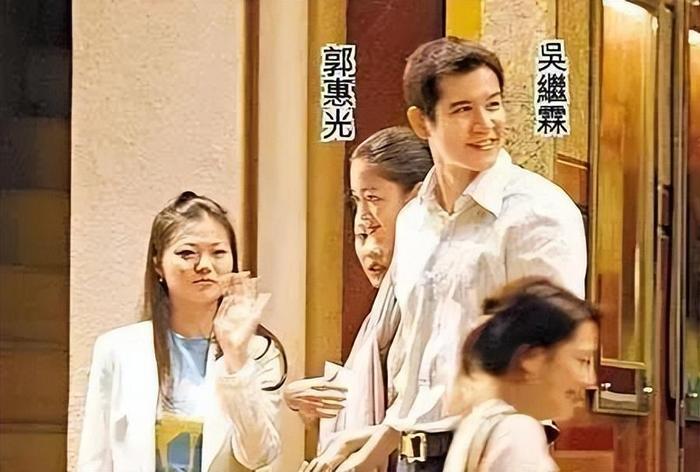 豪門寵愛(ài)，甜蜜婚姻的成長(zhǎng)勵(lì)志之旅