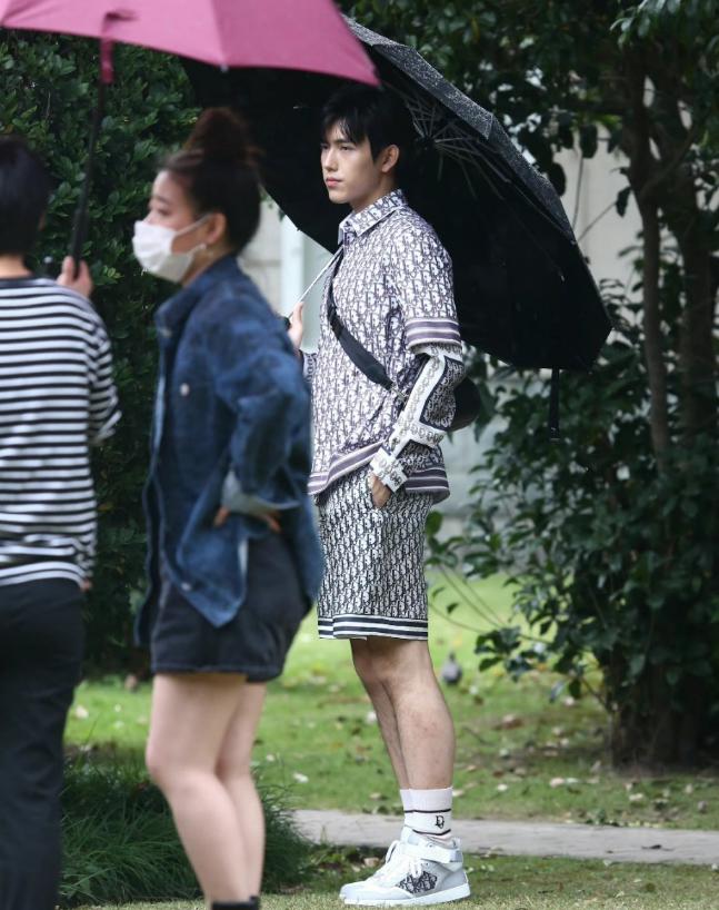 突嘴明星的獨特魅力，面部特征塑造個人風(fēng)采