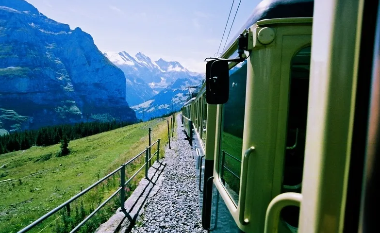 成都至哈爾濱機票價格查詢，時空之旅的飛行軌跡