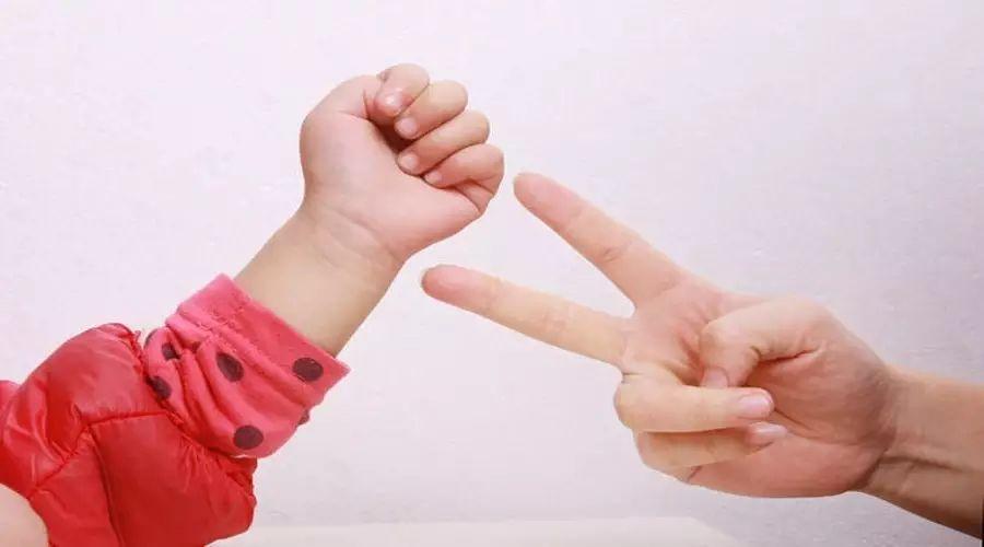 幼兒大班最新趣味手指游戲集錦，玩轉(zhuǎn)手指游戲，快樂成長！