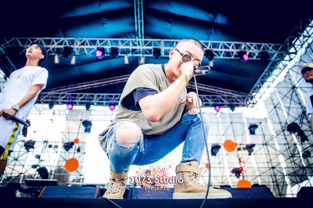 品冠新歌發(fā)布，自信成就夢想，正能量點(diǎn)亮人生之歌