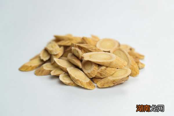 黃芪價格揭秘，黃芪價值背后的友情故事