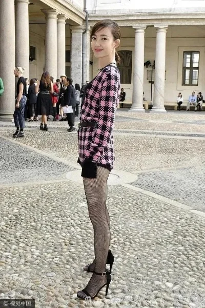 明星絲襪微博，變化中學(xué)習(xí)，自信成就夢(mèng)想之路