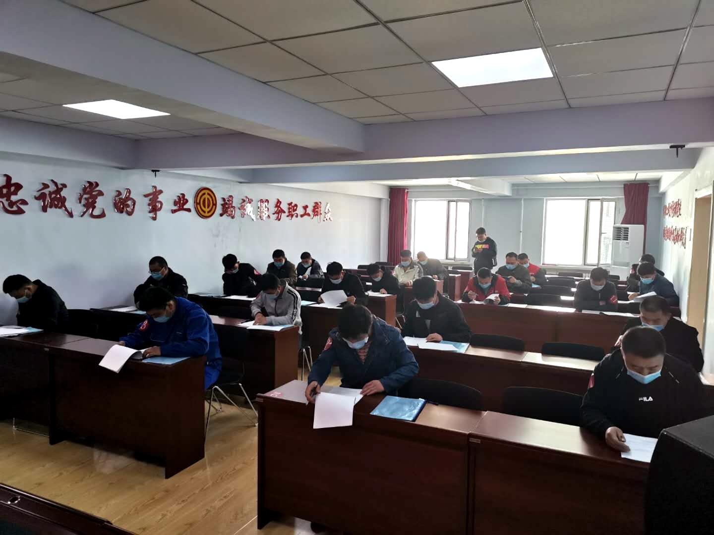 汽修技藝較量，時(shí)代的印記與技術(shù)的榮光競(jìng)賽