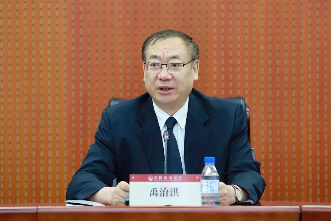 最新視頻廳，友情放映與家的溫馨時光