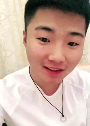 白小白最新時(shí)尚活力照片曝光，捕捉魅力瞬間