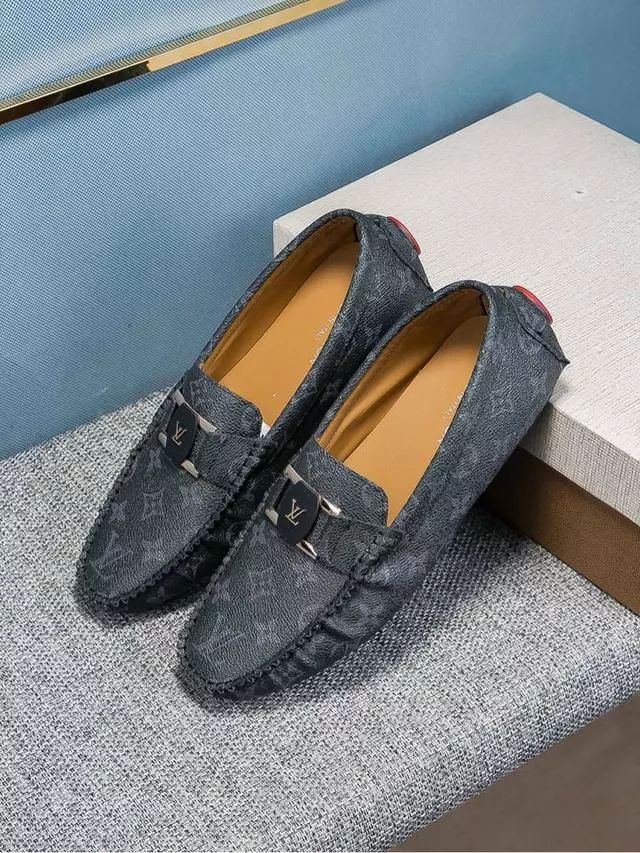 LV最新男鞋，時尚之選，情感之絆