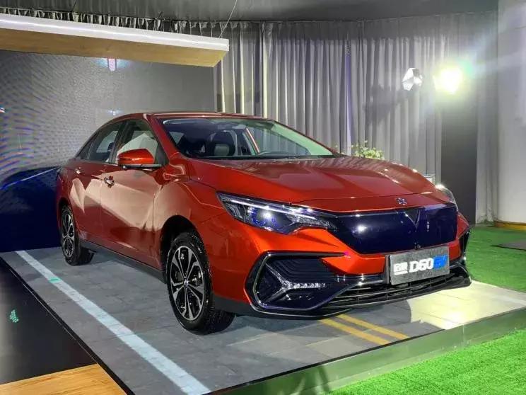 WEY最新款，駕馭變化，自信啟程未來(lái)