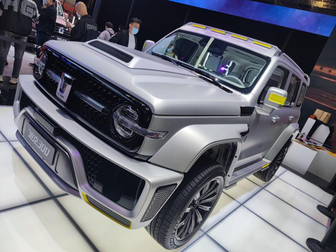 啟程探索自然美景，最新奔馳300報價及購車指南