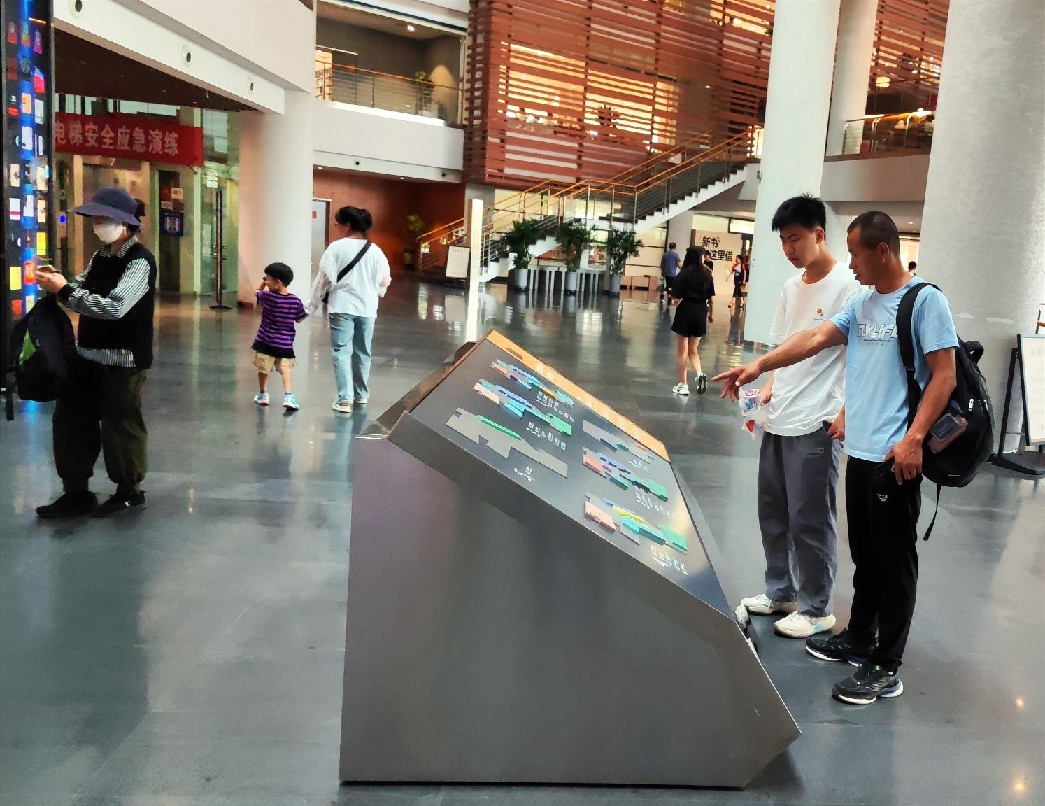 最新圖書信息，價值與爭議并存的影響探討