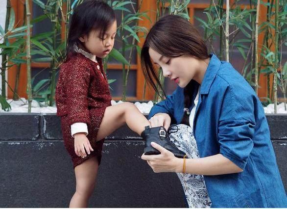 李小璐最新眼睛照片，科技魅力下的視界革新之美