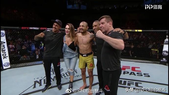 最新WWE格斗之夜，小巷熱血戰(zhàn)場與特色小店的探索之旅