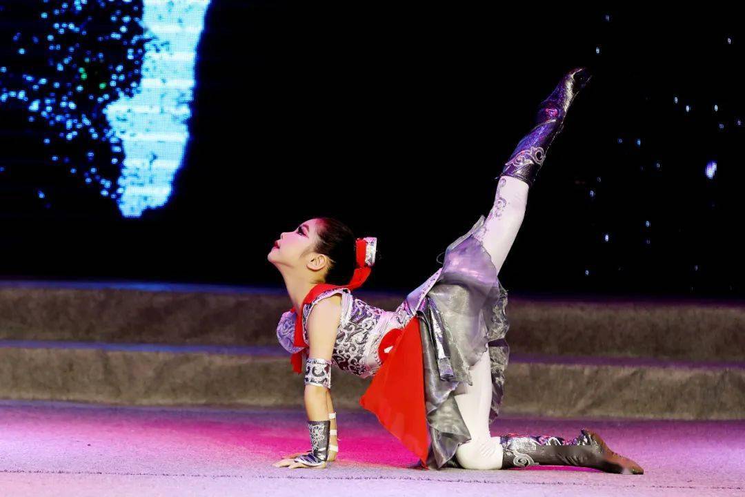 最新舞蹈比賽視頻，舞動(dòng)中的溫情紐帶展現(xiàn)風(fēng)采時(shí)刻