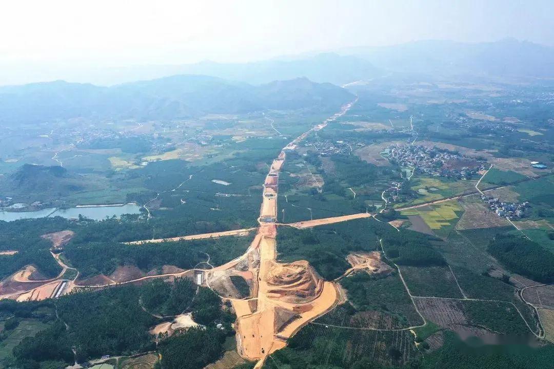 武鳴最新航拍，城市新貌的窺探與觀點闡述